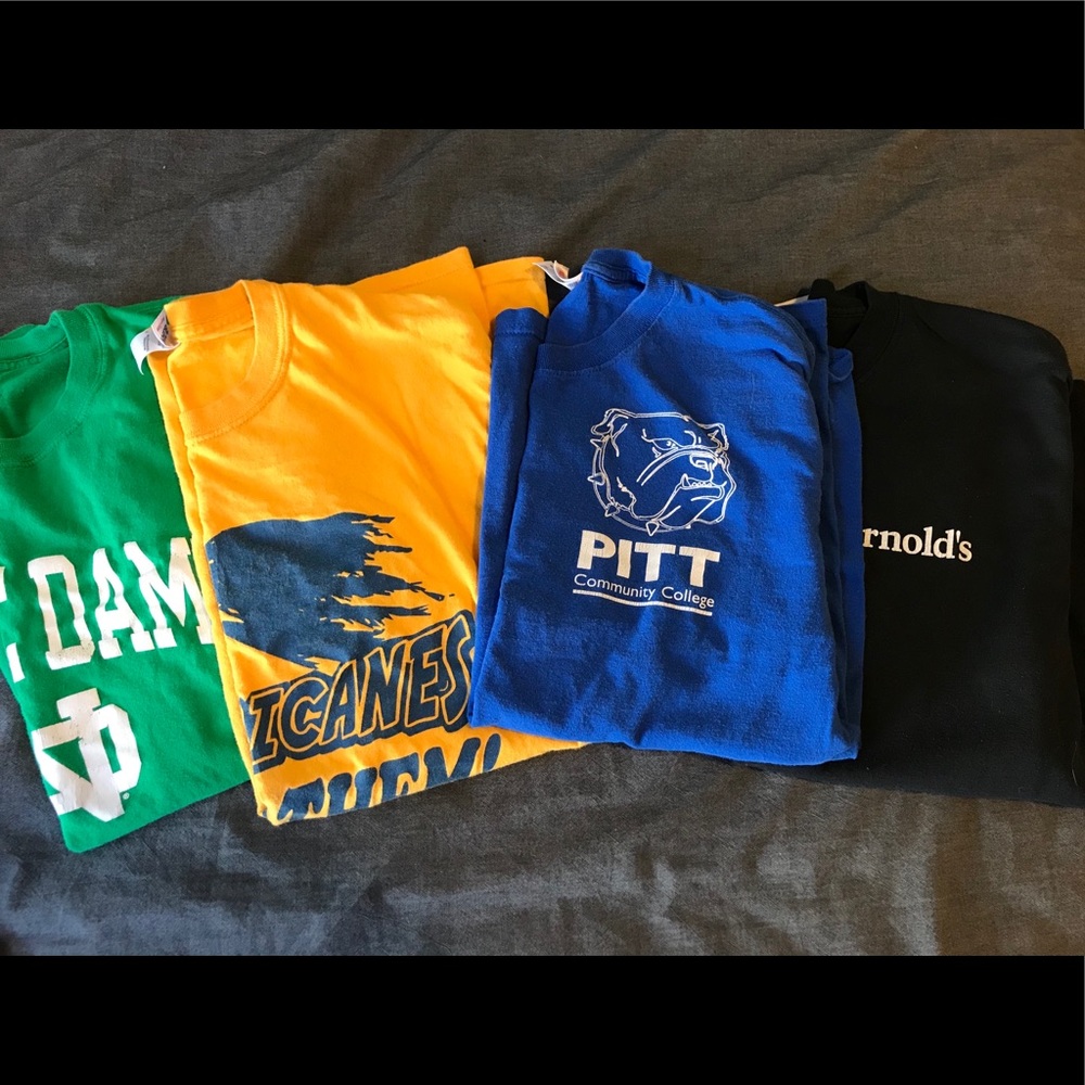 (Lot) Size Medium Novelty Tee’s
